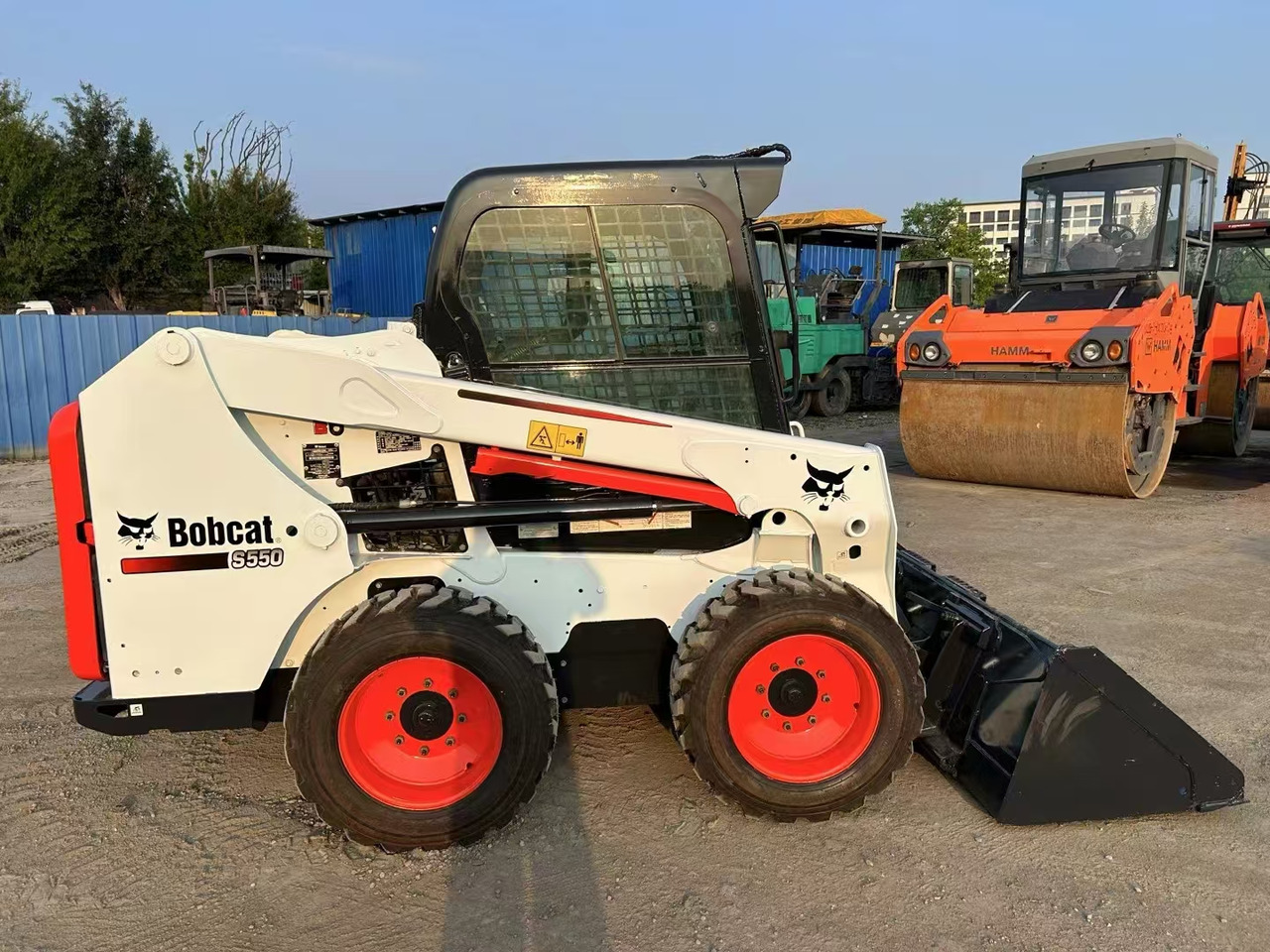 BOBCAT High Performance Low Hours Excellent Condition Reliable Second Hand Bobcat S550 Skid Steer Loader in Stock for Sale - Skid steer loader: picture 3 BOBCAT High Performance Low Hours Excellent Condition Reliable Second Hand Bobcat S550 Skid Steer Loader in Stock for Sale - Skid steer loader: picture 3