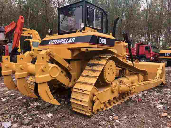 CAT High Quality Used Machinery , Original D6h Cat Bulldozer , Winch Attached Cat Bulldozer - Bulldozer: picture 4 CAT High Quality Used Machinery , Original D6h Cat Bulldozer , Winch Attached Cat Bulldozer - Bulldozer: picture 4
