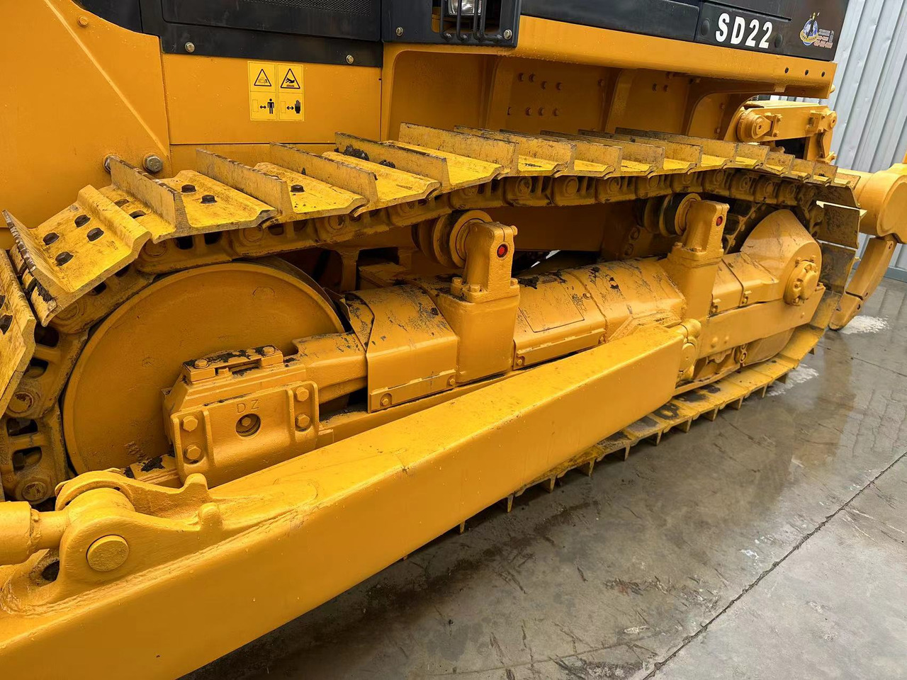 Used Bulldozer SHANTUI SD22 Good Condition - Construction machinery: picture 5 Used Bulldozer SHANTUI SD22 Good Condition - Construction machinery: picture 5