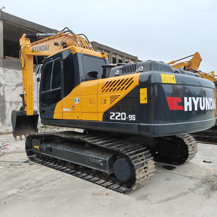 South Korea Low Price Hyundai 220lc-9s Excavator Hyundai 22ton Excavator Hot Sale - Crawler excavator: picture 1 South Korea Low Price Hyundai 220lc-9s Excavator Hyundai 22ton Excavator Hot Sale - Crawler excavator: picture 1