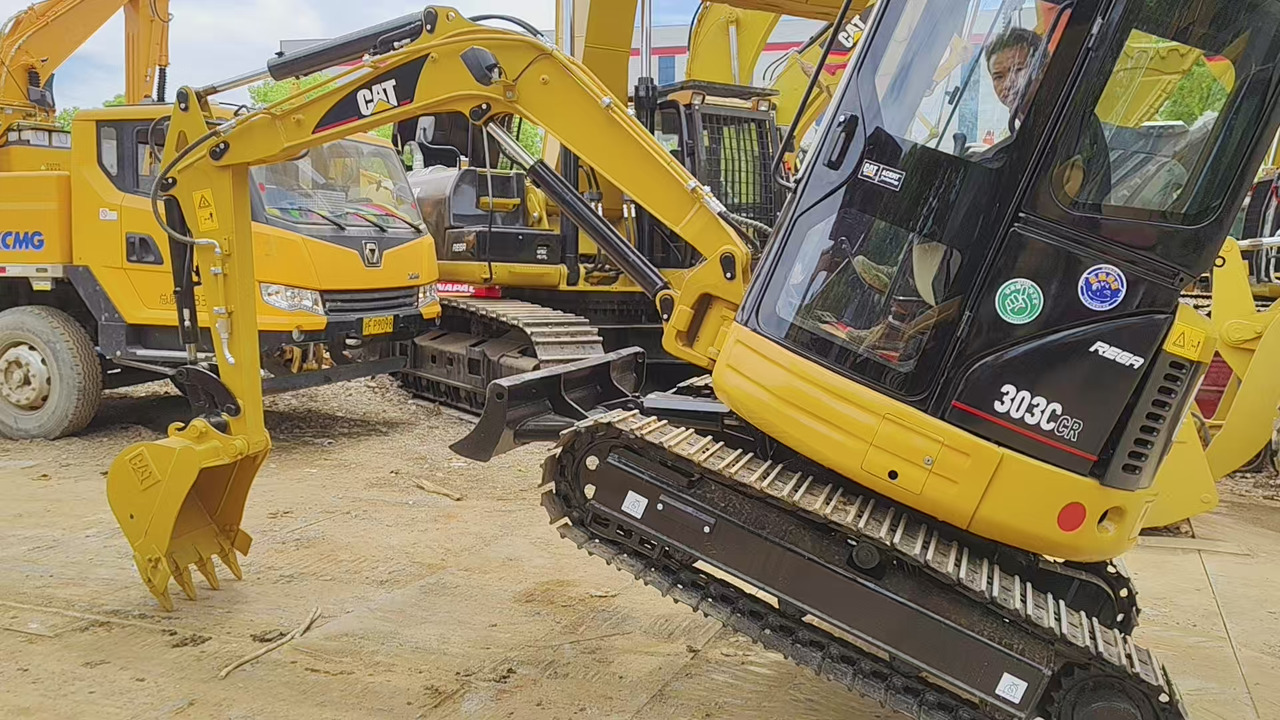 CATERPILLAR 303C - Mini excavator: picture 1 CATERPILLAR 303C - Mini excavator: picture 1