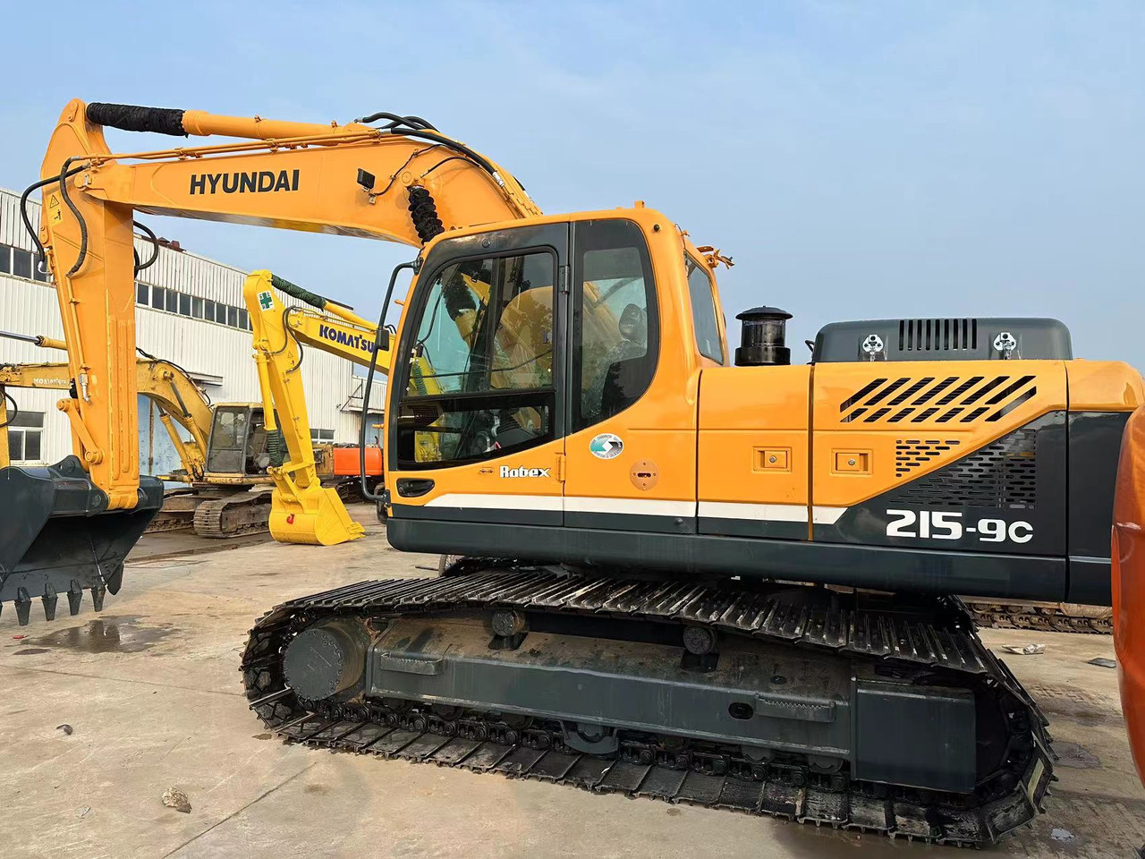 HYUNDAI R215-9C - Crawler excavator: picture 2 HYUNDAI R215-9C - Crawler excavator: picture 2