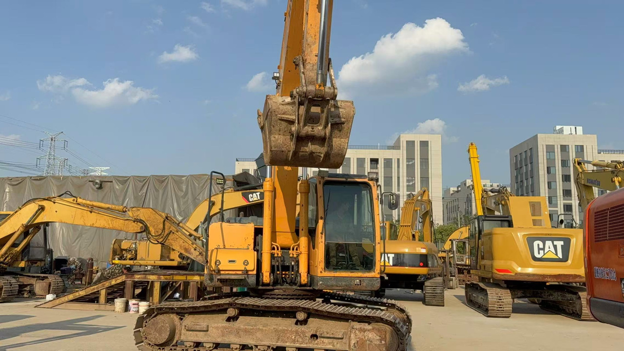 HYUNDAI R220LC-9S - Crawler excavator: picture 4 HYUNDAI R220LC-9S - Crawler excavator: picture 4