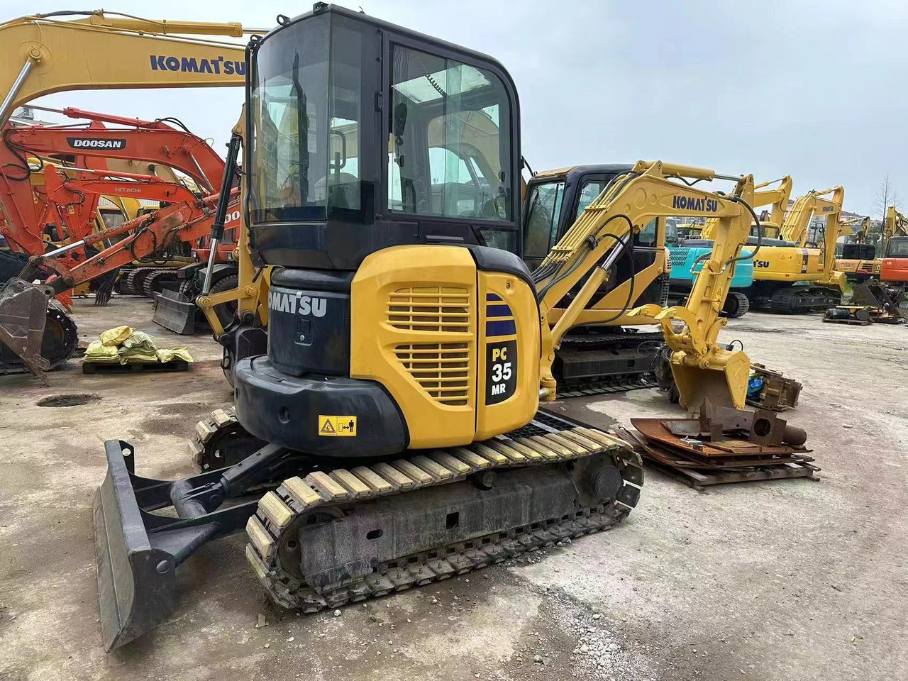 KOMATSU PC35 - Crawler excavator: picture 3 KOMATSU PC35 - Crawler excavator: picture 3