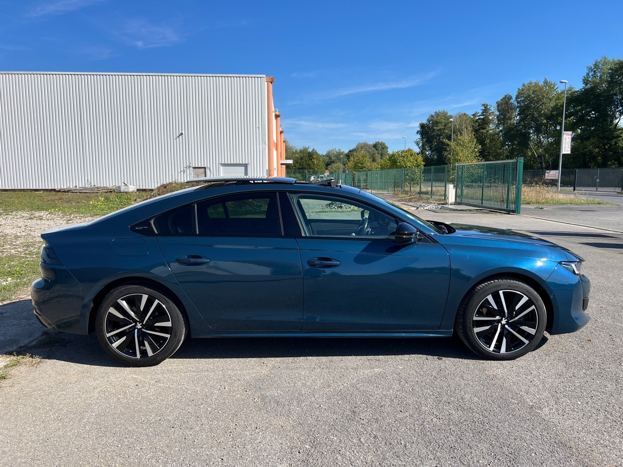 PEUGEOT 508 BlueHDi 180 ch S&S EAT8 GT - Sedan: picture 2 PEUGEOT 508 BlueHDi 180 ch S&S EAT8 GT - Sedan: picture 2