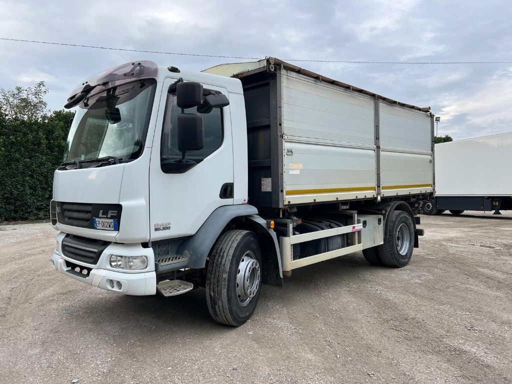 DAF LF55.300 RIBALTABILE TRILATERALE - Tipper: picture 1 DAF LF55.300 RIBALTABILE TRILATERALE - Tipper: picture 1
