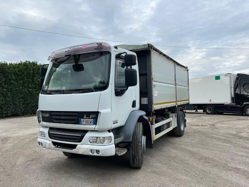 DAF LF55.300 RIBALTABILE TRILATERALE - Tipper: picture 2 DAF LF55.300 RIBALTABILE TRILATERALE - Tipper: picture 2