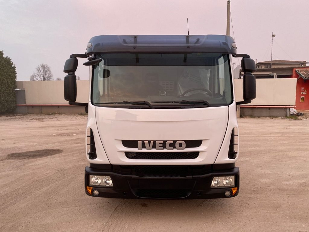 Hook lift truck IVECO EUROCARGO 80 E18 CON IMPIANTO SCARRABILE NUO: picture 13 Hook lift truck IVECO EUROCARGO 80 E18 CON IMPIANTO SCARRABILE NUO: picture 13