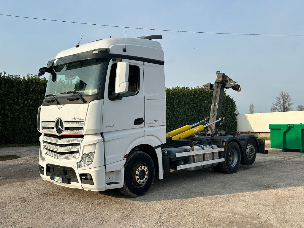 MERCEDES ACTROS 25.51 SCARRABILE - Hook lift truck: picture 1 MERCEDES ACTROS 25.51 SCARRABILE - Hook lift truck: picture 1