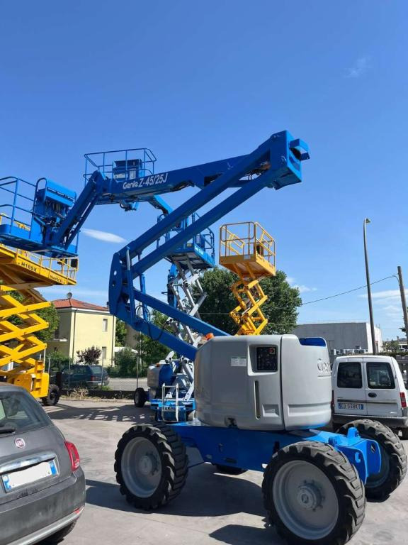 Genie Z45/25 - Articulated boom: picture 1 Genie Z45/25 - Articulated boom: picture 1