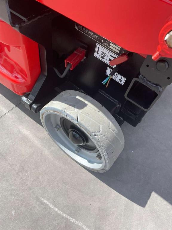 JLG 1930ES - Scissor lift: picture 3 JLG 1930ES - Scissor lift: picture 3