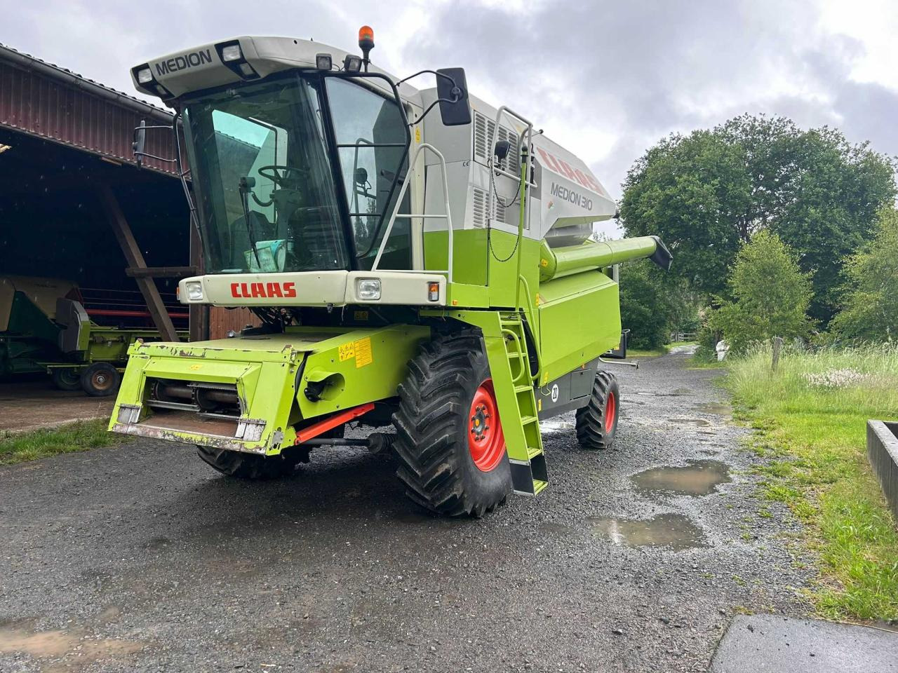 CLAAS Medion 310 - Combine harvester: picture 3 CLAAS Medion 310 - Combine harvester: picture 3