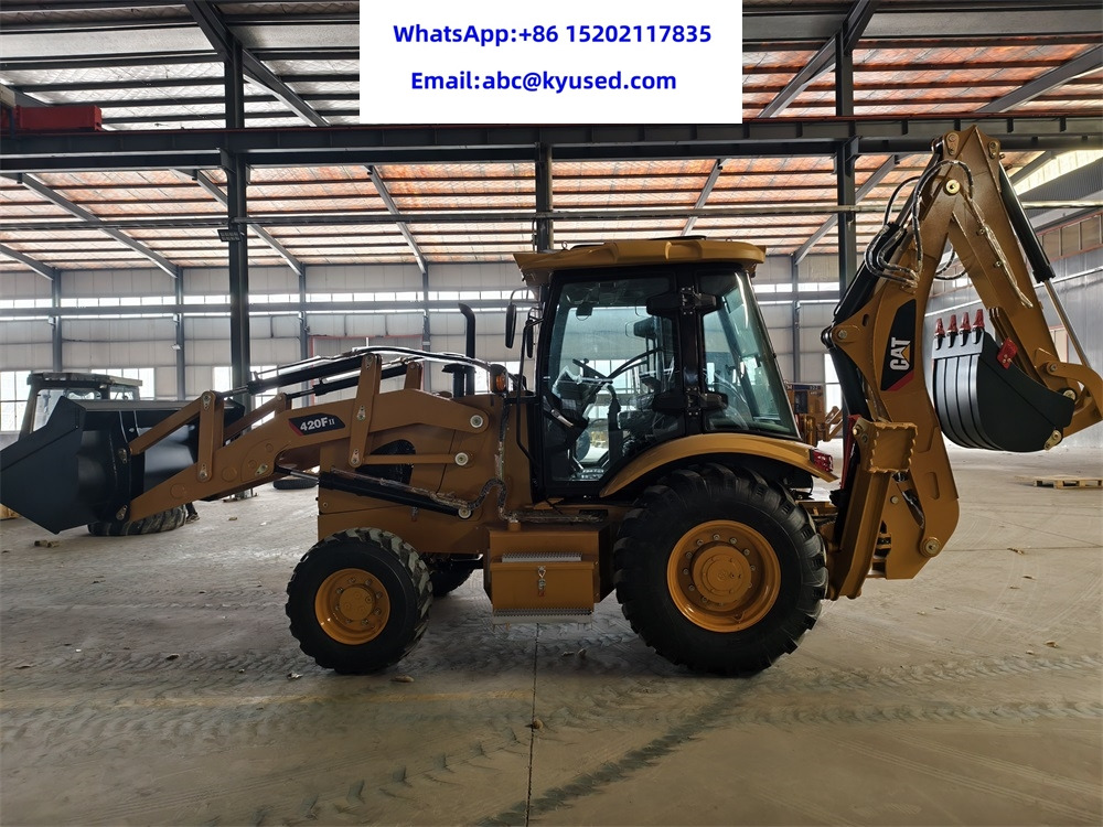 Backhoe loader CATERPILLAR 420F2: picture 6