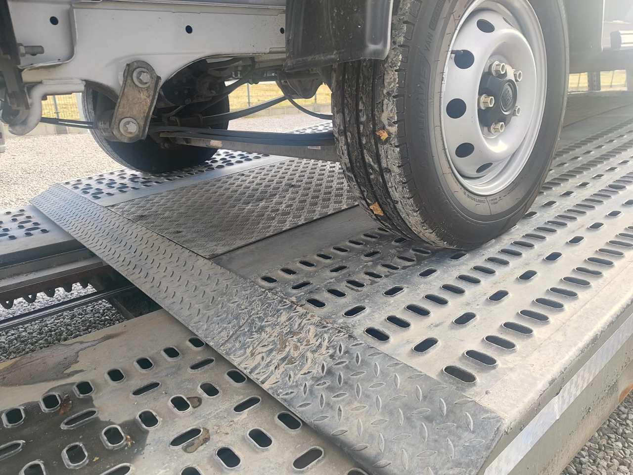 Autotransporter truck for transportation of heavy machinery MAN TGL: picture 16 Autotransporter truck for transportation of heavy machinery MAN TGL: picture 16