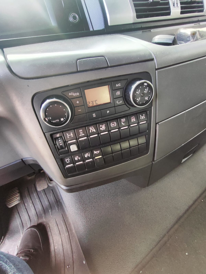 Autotransporter truck for transportation of heavy machinery MAN TGL: picture 25 Autotransporter truck for transportation of heavy machinery MAN TGL: picture 25