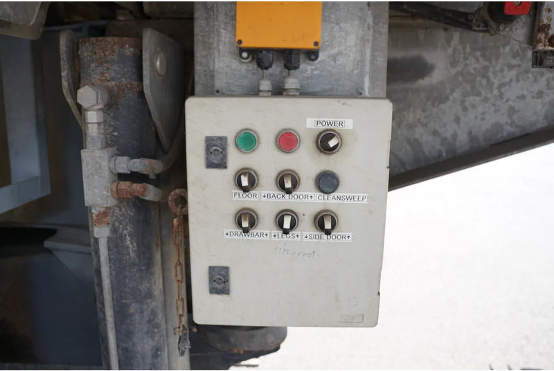 Kraker CF Agri Truck and Tractor 2 steering axle - Walking floor semi-trailer: picture 5 Kraker CF Agri Truck and Tractor 2 steering axle - Walking floor semi-trailer: picture 5