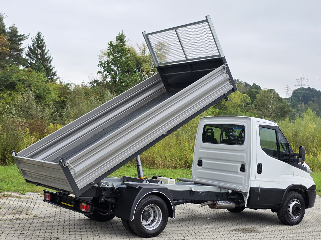IVECO Daily 70c-17 Wywrotka 3.80 M ! Kiper 3-Stronny ! Klima ! 3.0 HPI * 170 Hp ! Super Stan ! Z Włoch ! - Tipper van: picture 5 IVECO Daily 70c-17 Wywrotka 3.80 M ! Kiper 3-Stronny ! Klima ! 3.0 HPI * 170 Hp ! Super Stan ! Z Włoch ! - Tipper van: picture 5