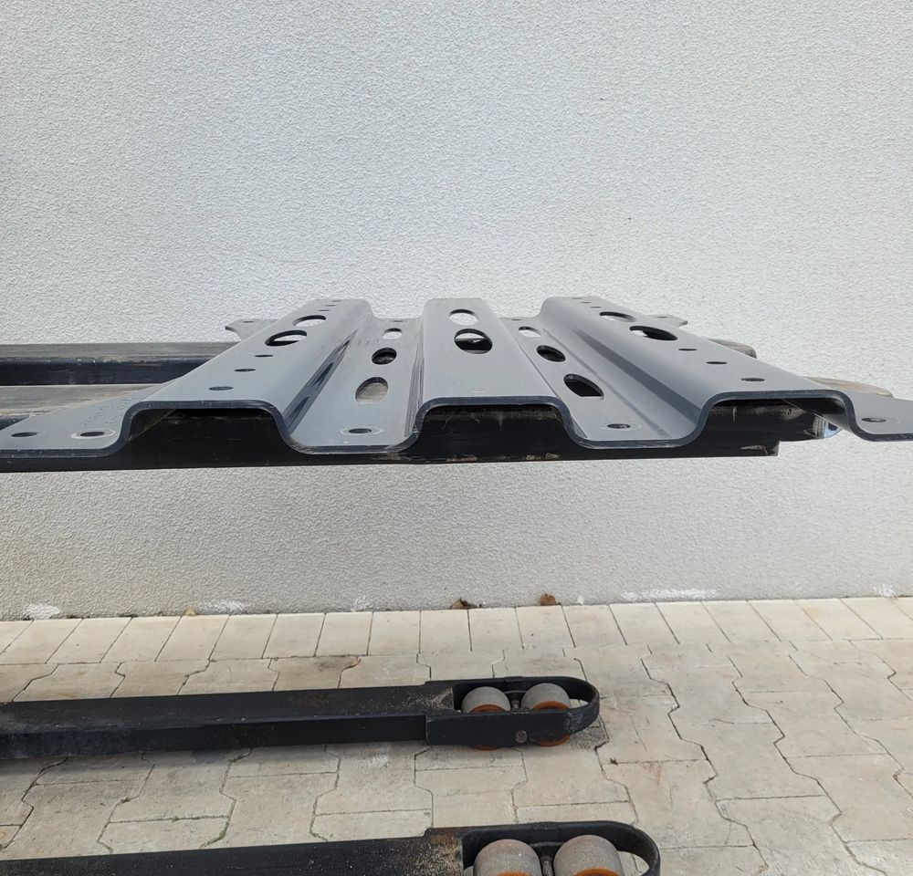 BLACHA SIODLA DAF XG XF NM. 2245141 - Fifth wheel coupling for Truck: picture 2 BLACHA SIODLA DAF XG XF NM. 2245141 - Fifth wheel coupling for Truck: picture 2