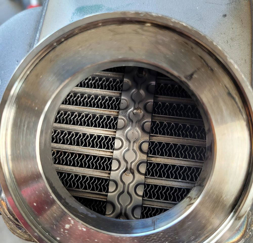 CHŁODNICA EGR VOLVO FH4 FH5 ORYGINAŁ 21944868 CHWALIM116 - EGR cooler for Truck: picture 4 CHŁODNICA EGR VOLVO FH4 FH5 ORYGINAŁ 21944868 CHWALIM116 - EGR cooler for Truck: picture 4