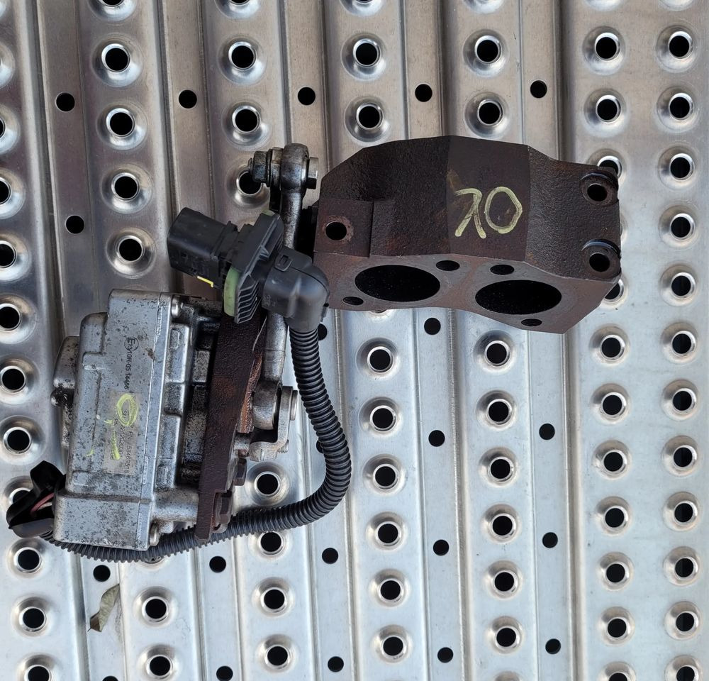 EGR PRZEPUSTNICA MAN TGX TGS NM KS200514-01R SPRAWNY CHWALIM116 - EGR cooler for Truck: picture 2 EGR PRZEPUSTNICA MAN TGX TGS NM KS200514-01R SPRAWNY CHWALIM116 - EGR cooler for Truck: picture 2