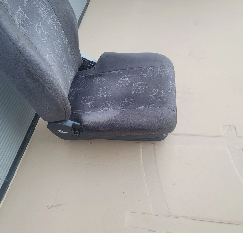 FOTEL KIEROWCY F2000 IVECO TRAKKER GRAMMER CHWALIM116 - Seat for Truck: picture 2 FOTEL KIEROWCY F2000 IVECO TRAKKER GRAMMER CHWALIM116 - Seat for Truck: picture 2
