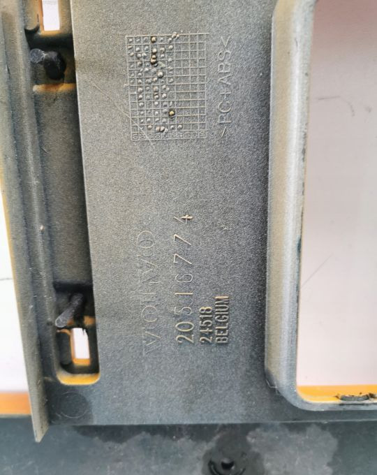 GRILL ATRAPA VOLVO Fh12 ORYGINAŁ - Grill for Truck: picture 4 GRILL ATRAPA VOLVO Fh12 ORYGINAŁ - Grill for Truck: picture 4