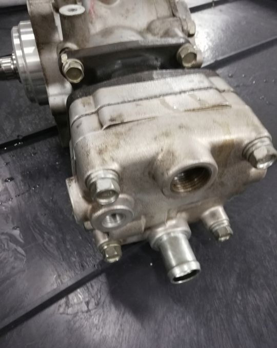 KOMPRESOR NISSAN CABSTAR MAXITY - Air brake compressor for Truck: picture 1 KOMPRESOR NISSAN CABSTAR MAXITY - Air brake compressor for Truck: picture 1