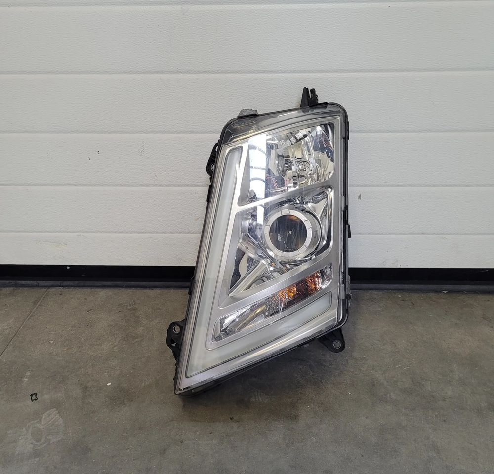 LAMPA BI XENON VOLVO FH4 22239247 - Lights/ Lighting for Truck: picture 1 LAMPA BI XENON VOLVO FH4 22239247 - Lights/ Lighting for Truck: picture 1