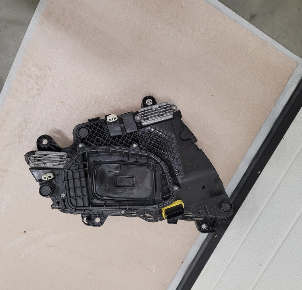 LAMPA LED VOLVO FH5 RH 23752671 ORYGINAŁ - Lights/ Lighting for Truck: picture 2 LAMPA LED VOLVO FH5 RH 23752671 ORYGINAŁ - Lights/ Lighting for Truck: picture 2