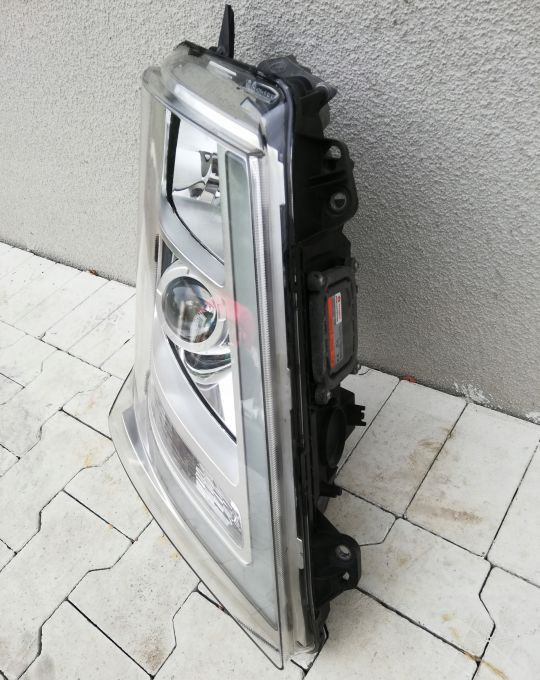 LAMPA XENON VOLVO FH4 FH 4 FM RH ORYGINAŁ - Headlight for Truck: picture 2 LAMPA XENON VOLVO FH4 FH 4 FM RH ORYGINAŁ - Headlight for Truck: picture 2