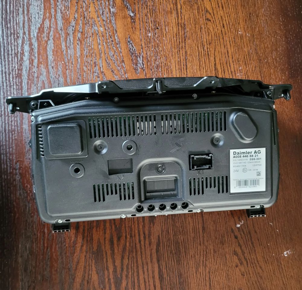 LICZNIK MERCEDES ACTROS MP4 A008 446 88 21 - Dashboard for Truck: picture 3 LICZNIK MERCEDES ACTROS MP4 A008 446 88 21 - Dashboard for Truck: picture 3