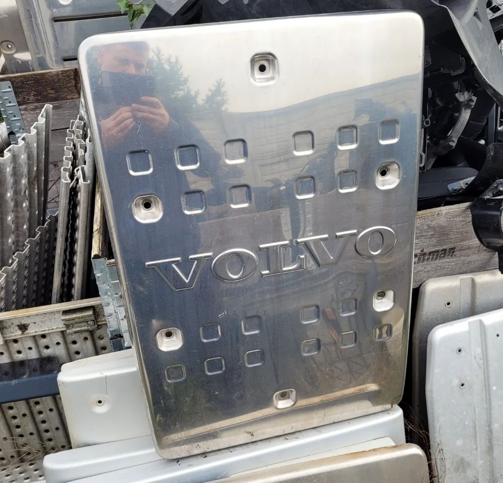 OSŁONA KATALIZATORA VOLVO FH13 ORYGINAL - Body and exterior for Truck: picture 1 OSŁONA KATALIZATORA VOLVO FH13 ORYGINAL - Body and exterior for Truck: picture 1
