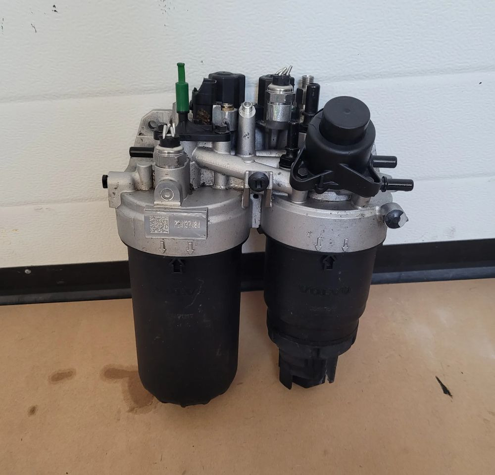 PODSTAWA FILTRA PALIWA VOLVO FH4 ORYGINAŁ 24137484 CHWALIM116 - Fuel filter for Truck: picture 4 PODSTAWA FILTRA PALIWA VOLVO FH4 ORYGINAŁ 24137484 CHWALIM116 - Fuel filter for Truck: picture 4