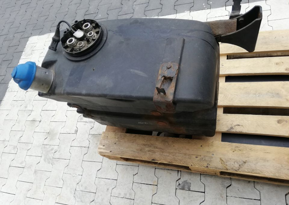 ZBIORNIK AD BLUE STRALIS TRAKKER - AdBlue tank for Truck: picture 2 ZBIORNIK AD BLUE STRALIS TRAKKER - AdBlue tank for Truck: picture 2