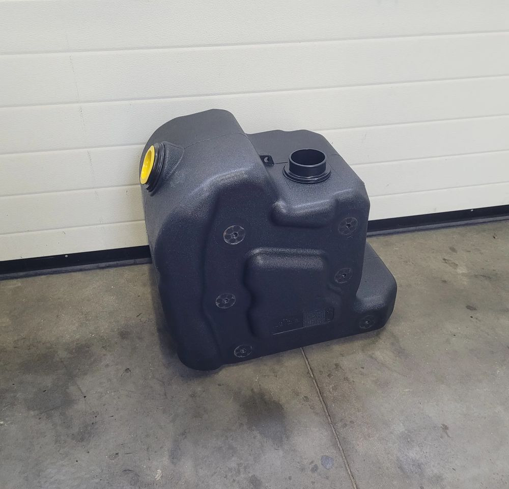 ZBIORNIK AD BULE VOLVO FH4 LOW DECK OM 23251717 CHWALIM116 - AdBlue tank for Truck: picture 1 ZBIORNIK AD BULE VOLVO FH4 LOW DECK OM 23251717 CHWALIM116 - AdBlue tank for Truck: picture 1