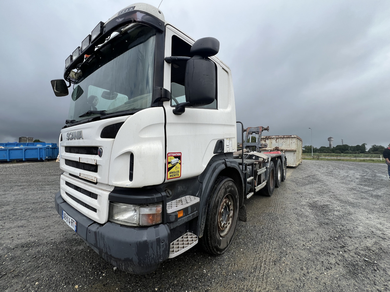 SCANIA 8x4 - Hook lift truck: picture 2 SCANIA 8x4 - Hook lift truck: picture 2