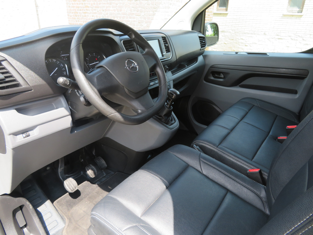 Lease a OPEL Vivaro Edition 2.0 Turbo - L2H1 OPEL Vivaro Edition 2.0 Turbo - L2H1: picture 11