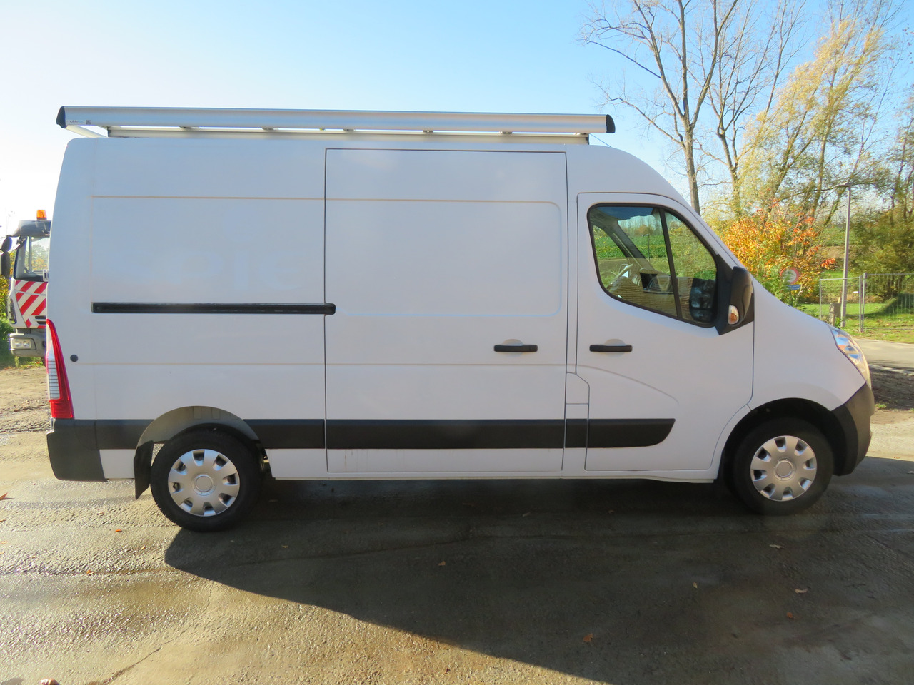 Small van Opel Movano 2.3 CDTI - L2H2: picture 8 Small van Opel Movano 2.3 CDTI - L2H2: picture 8