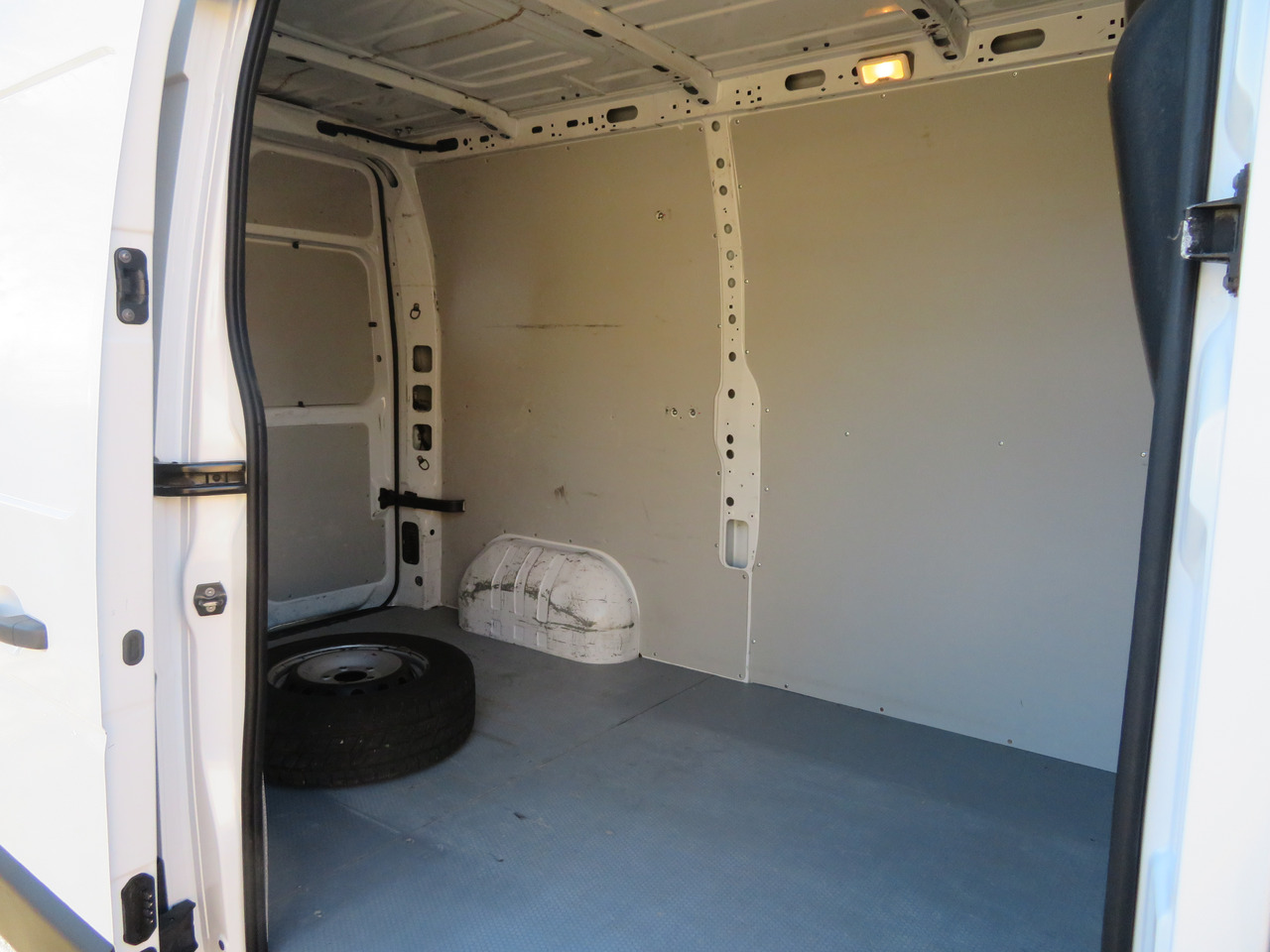 Small van Opel Movano 2.3 CDTI - L2H2: picture 9 Small van Opel Movano 2.3 CDTI - L2H2: picture 9