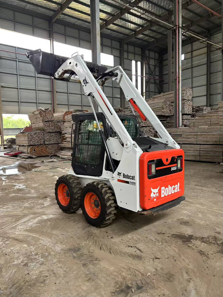 BOBCAT Skid Steer Loader S450 - Skid steer loader: picture 5 BOBCAT Skid Steer Loader S450 - Skid steer loader: picture 5