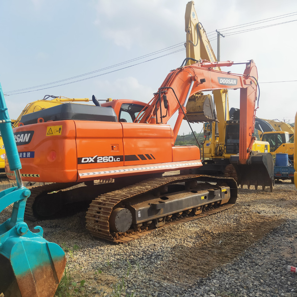 DX260LC - Crawler excavator: picture 3 DX260LC - Crawler excavator: picture 3