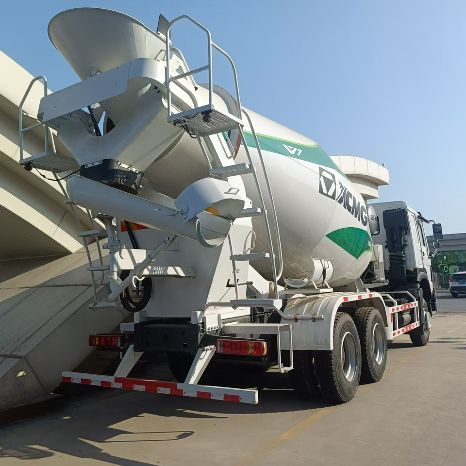 HOWO 6*4 Cement Mixer Truck - Concrete mixer truck: picture 4 HOWO 6*4 Cement Mixer Truck - Concrete mixer truck: picture 4