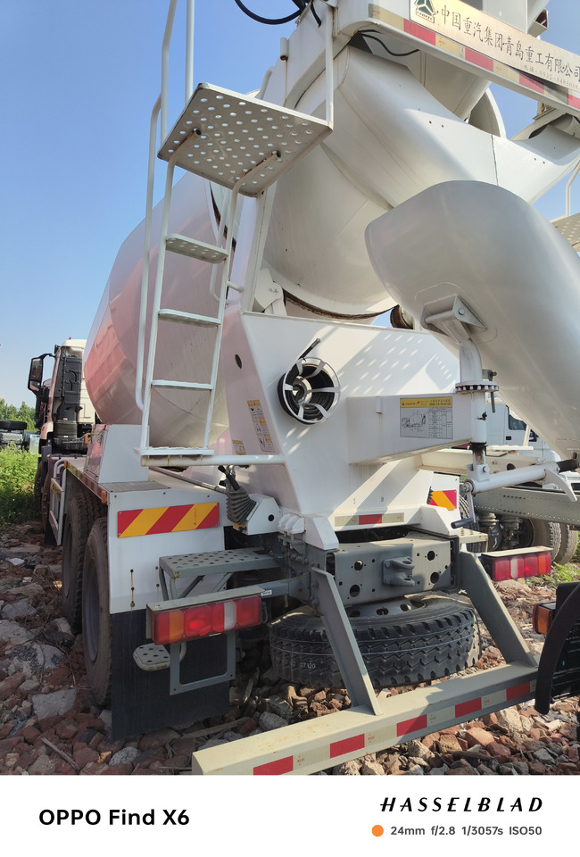 HOWO HaoHan N5G Cement Mixer Truck - Concrete mixer truck: picture 3 HOWO HaoHan N5G Cement Mixer Truck - Concrete mixer truck: picture 3