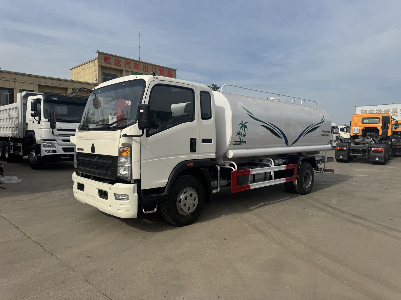 Howo Water Tanker Click for Discount - Water pump: picture 1 Howo Water Tanker Click for Discount - Water pump: picture 1