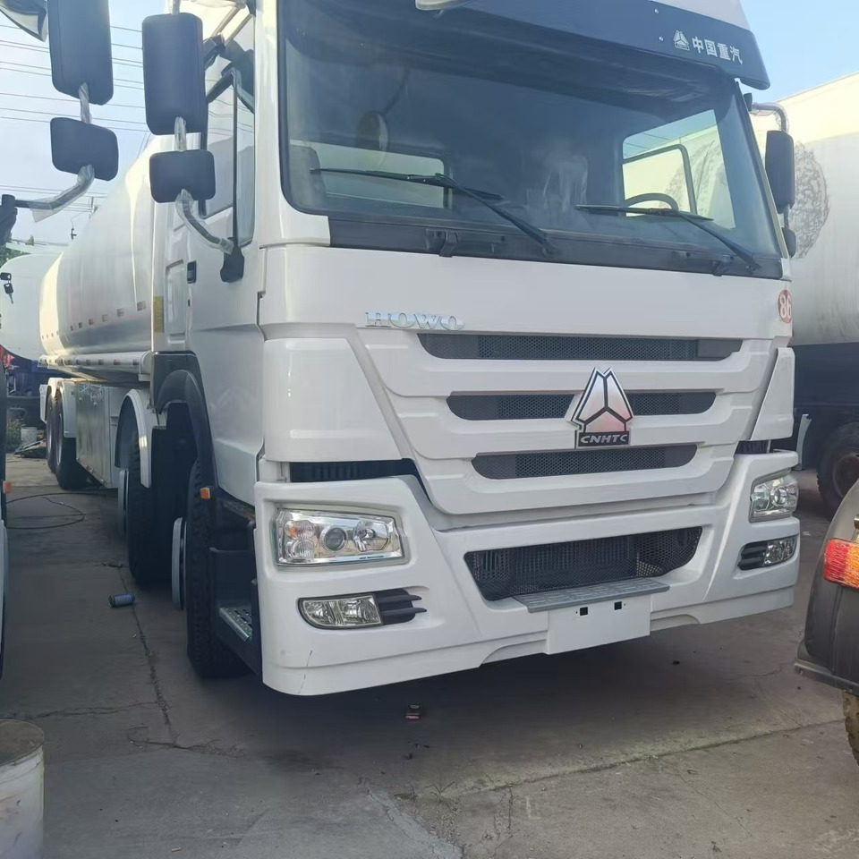 SINOTRUK Howo 371 Fuel Tanker Click Here For  DISCOUNT - Tank truck: picture 3 SINOTRUK Howo 371 Fuel Tanker Click Here For  DISCOUNT - Tank truck: picture 3