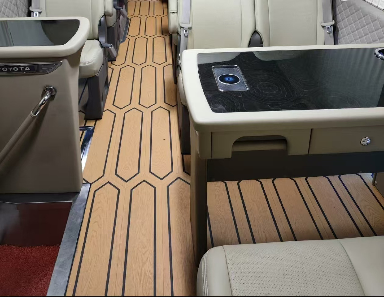 TOYOTA White Mini Bus Click Here for Discount - Coach: picture 4 TOYOTA White Mini Bus Click Here for Discount - Coach: picture 4