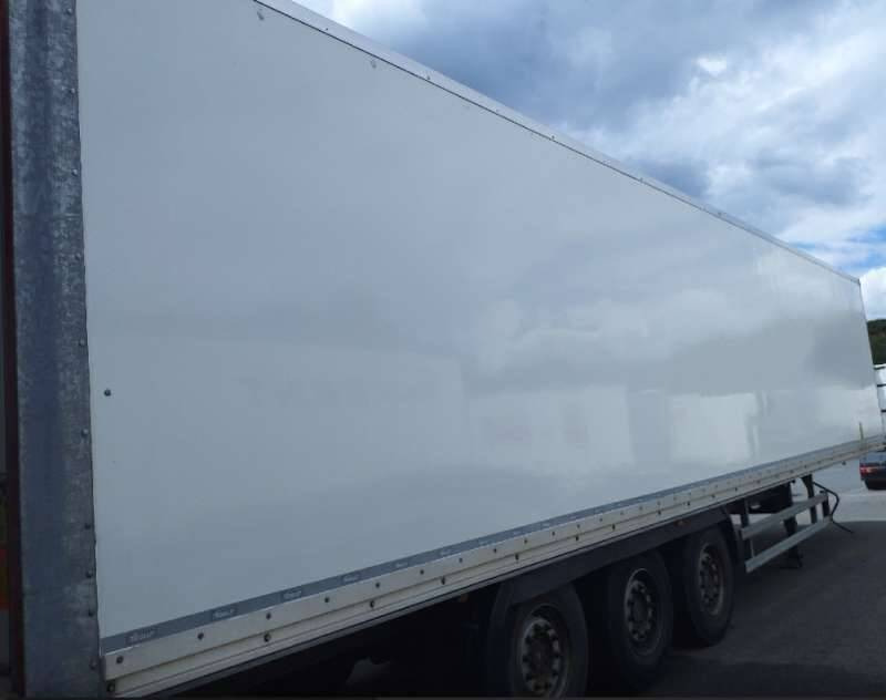 Semi-remorque 3 Essieux SEMI RECONDITONNEE -38 TONNES PORTE RELEVANTE - Closed box semi-trailer: picture 2 Semi-remorque 3 Essieux SEMI RECONDITONNEE -38 TONNES PORTE RELEVANTE - Closed box semi-trailer: picture 2