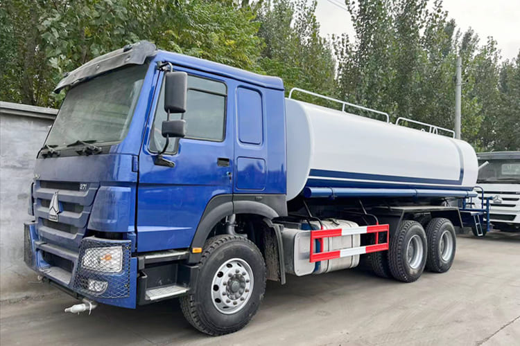 Howo Water Sprinkler Truck for Sale in Mali - Tank truck: picture 1 Howo Water Sprinkler Truck for Sale in Mali - Tank truck: picture 1