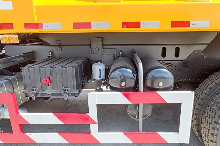 SHACMAN F2000 Shacman Truck for sale in Tanzania - Tipper: picture 3 SHACMAN F2000 Shacman Truck for sale in Tanzania - Tipper: picture 3