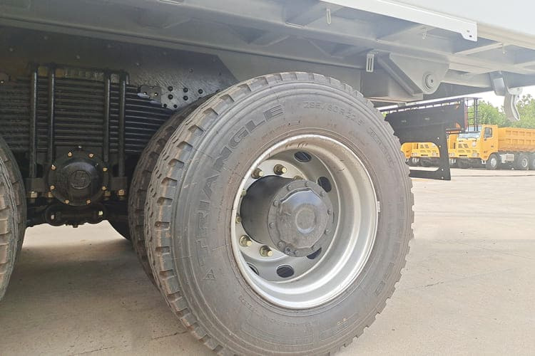 SHACMAN Shacman Trucks for Sale in Ghana - Tipper: picture 5 SHACMAN Shacman Trucks for Sale in Ghana - Tipper: picture 5